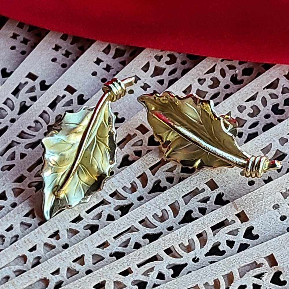 Unique Vintage Clip On Earrings For Sale Gold Tone